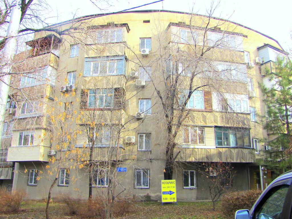 Guest House On Kaldaiakova 38 Almaty Bagian luar foto