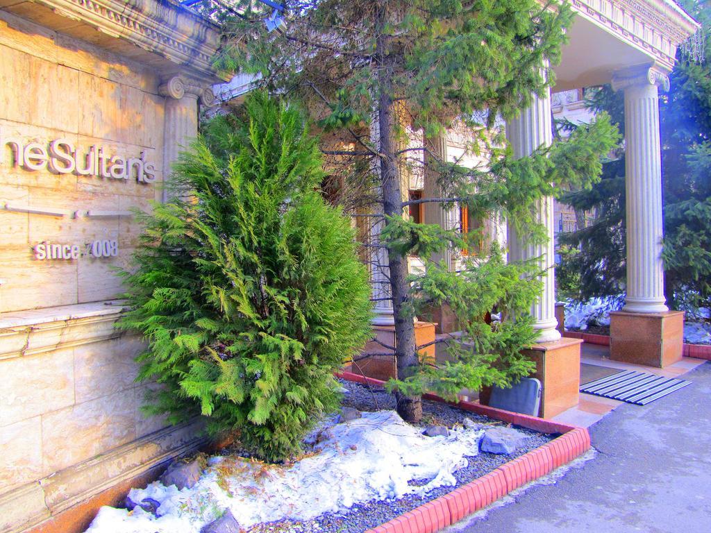 Guest House On Kaldaiakova 38 Almaty Bagian luar foto